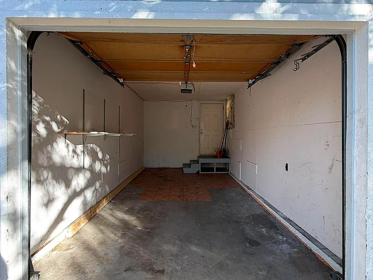 871 S Uravan Ct #D — Photo 11