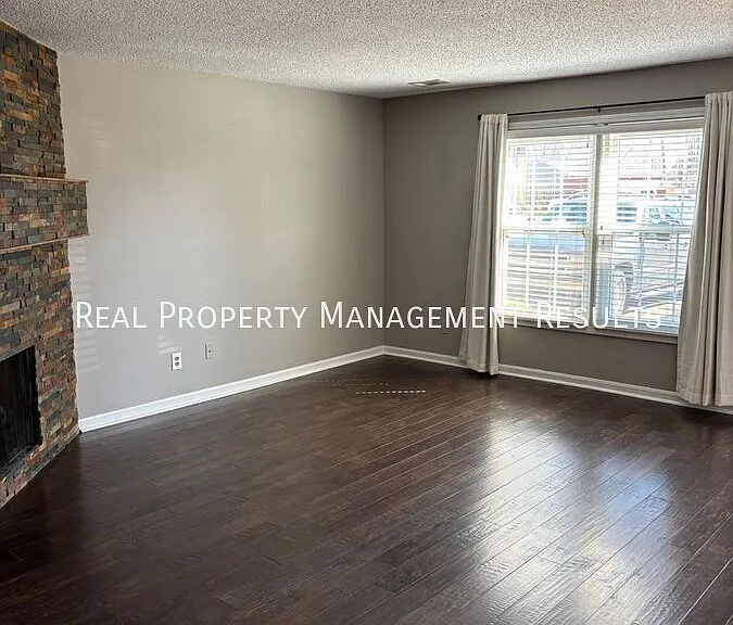 107 Olde Newburgh Dr — Photo 4