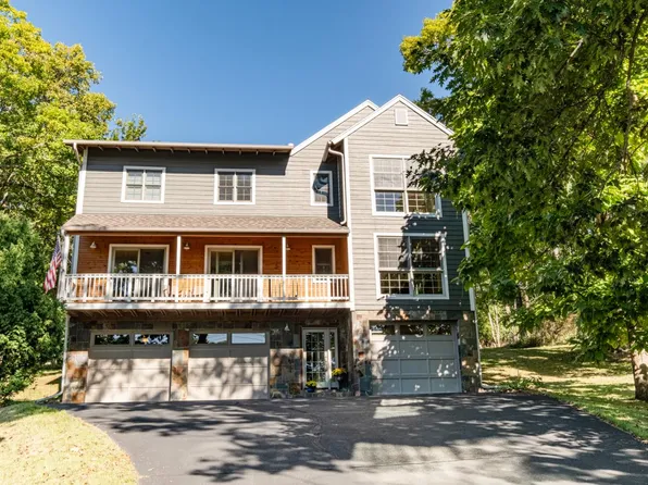 N26W30280 Maple AVENUE, Pewaukee, WI 53072