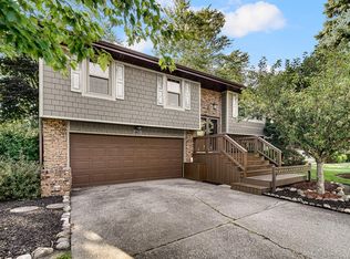 9346 Hayes St, Crown Point, IN 46307