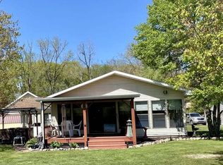 3269 Lake Dr, Hillsdale, MI 49242