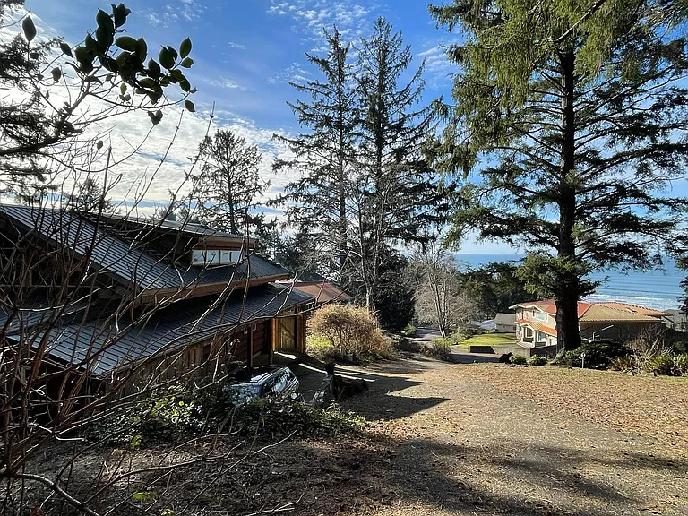 8475 Treasure Rocks Rd — Photo 3