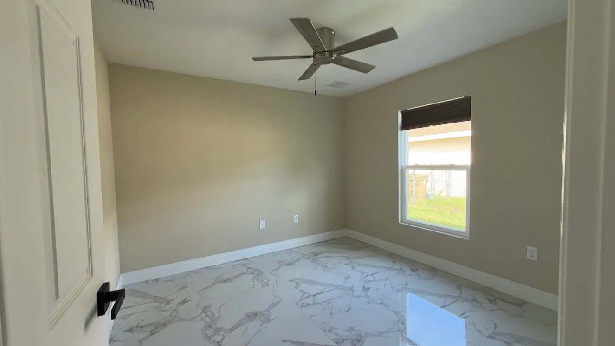 3 bed, 1320 sqft, $2,300 — Photo 3