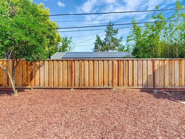 1581 Willowdale Dr — Photo 35