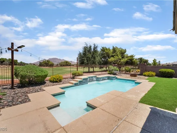 5586 Golden Leaf Ave, Las Vegas, NV 89122