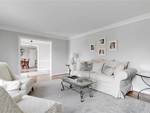 5th image of 2120 Willowick Ln