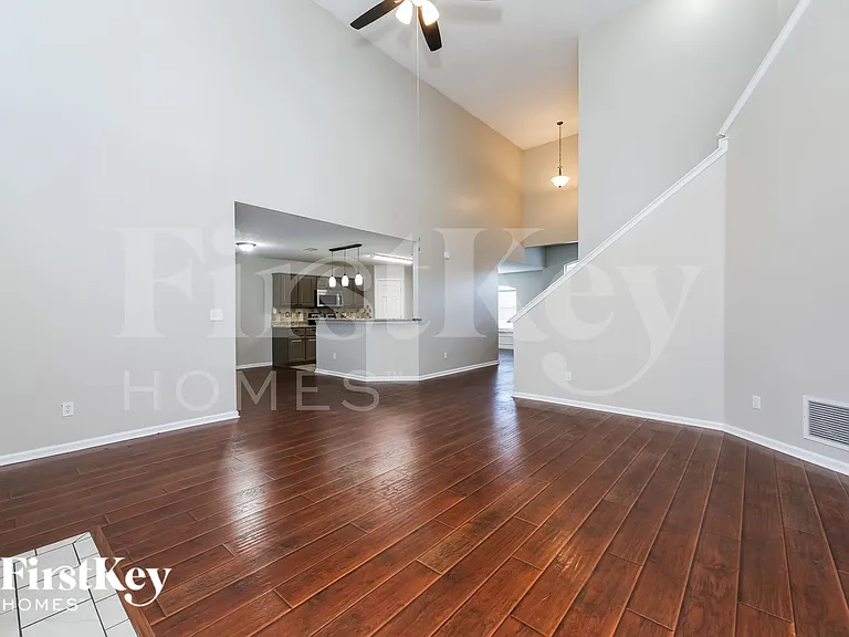 2921 Ravine Hill Dr — Photo 4