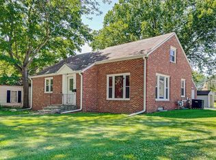 403 1st St SE, Hampton, IA 50441