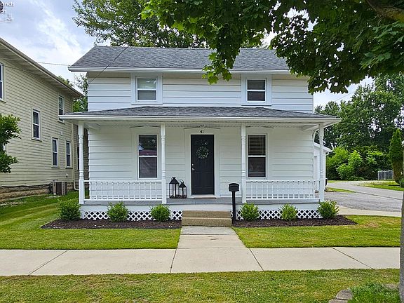 3rd image of 41 W Elm St