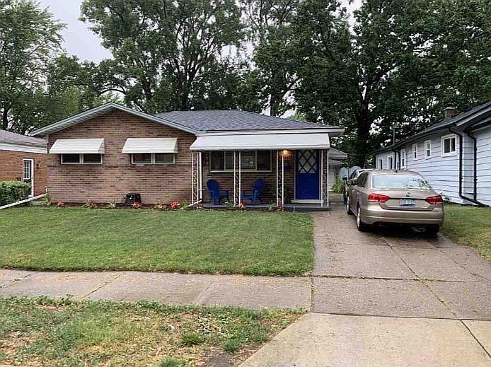 1st image of 22523 Violet St