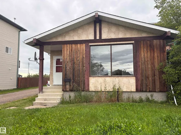 1017 13th St #B, Cold Lake, AB T9M 1J9