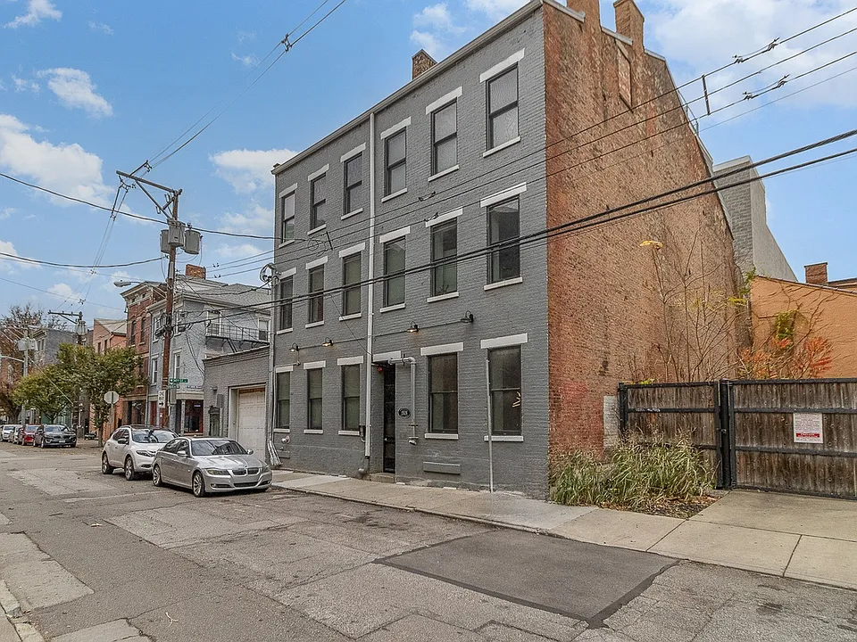 Unrivaled location on Republic Street; more quiet than neighboring Race and Vine Street