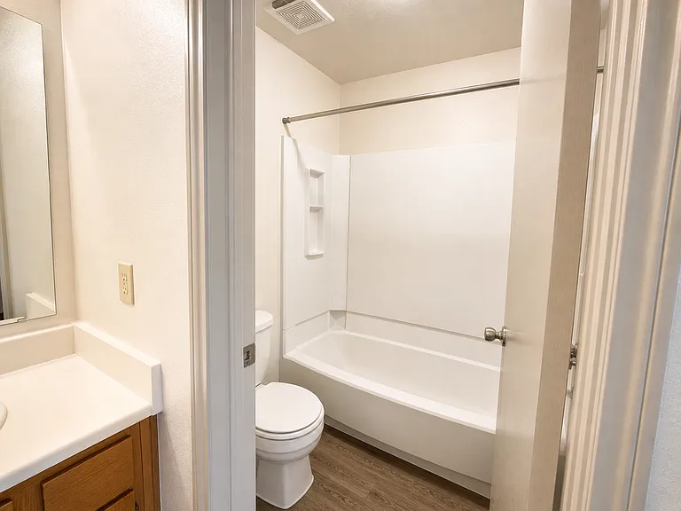 Riverbend Apartments — Photo 25