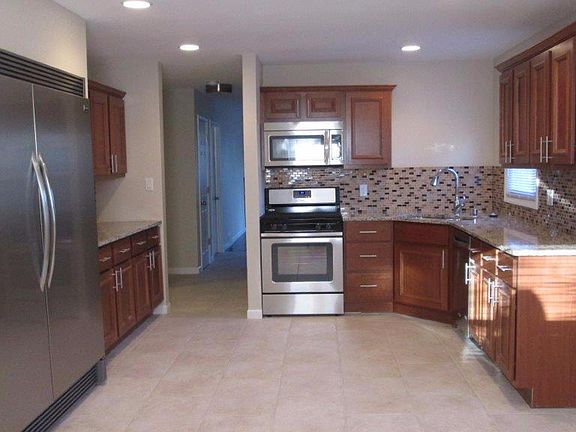 4th image of 251 W Lilac Ln