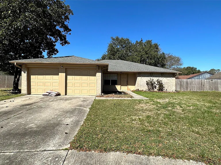 8607 Knoll Forest Dr — Photo 1