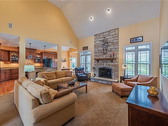 4th image of 1318 Woodbridge Dr
