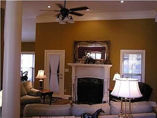 4th image of 115 Bear Creek Cir