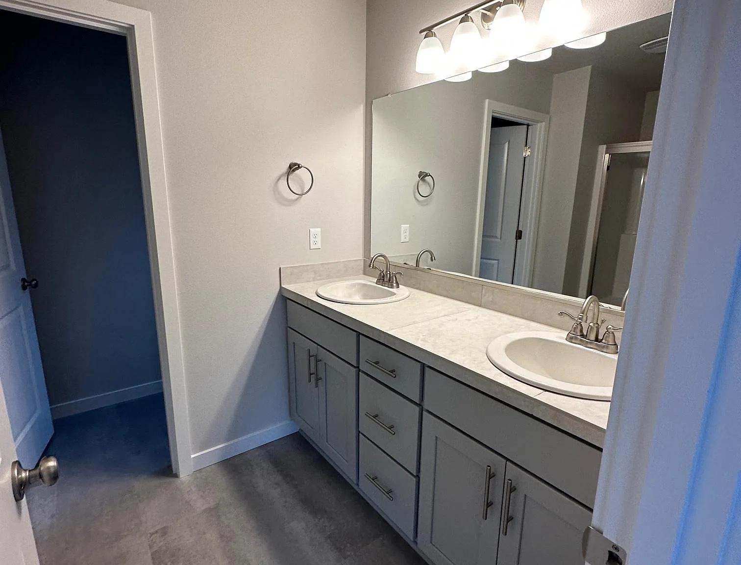 3 bed, 2.5 bath, 1745 sqft, $2,800 — Photo 2