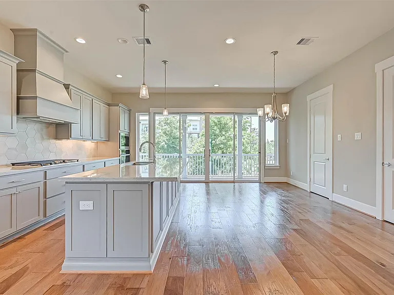 67 Thorpe Ln — Photo 17