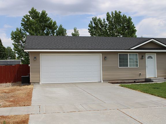 2nd image of 1106 N Richland Dr