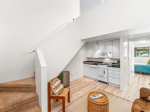 5th image of 2860 Waialae Ave #Penthouse 3