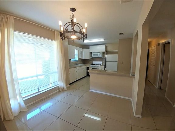 5th image of 6203 Shadydell Dr