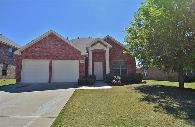 1st image of 2839 Park Springs Dr