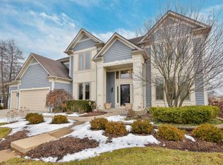 40W153 Carl Sandburg Rd, St Charles, IL 60175