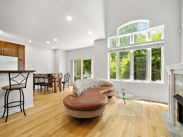 1745 Melise Dr — Photo 3
