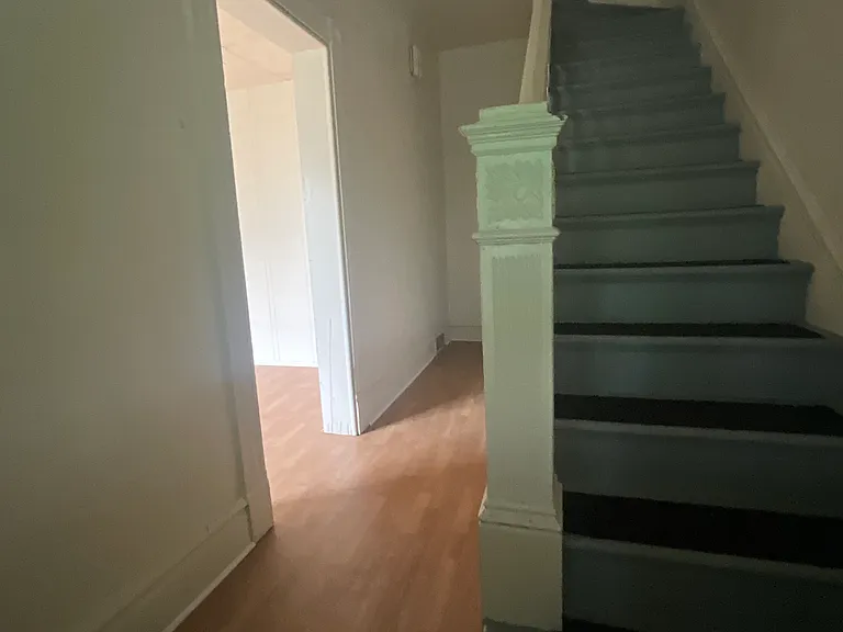 654 Airbrake Ave — Photo 3