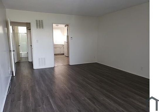 1st image of 4008 Stevely Ave