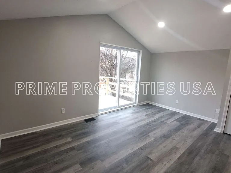807 Leech St — Photo 6
