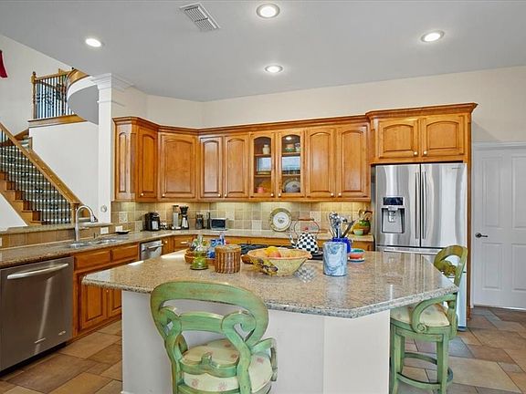 5th image of 2212 Bear Lake Dr