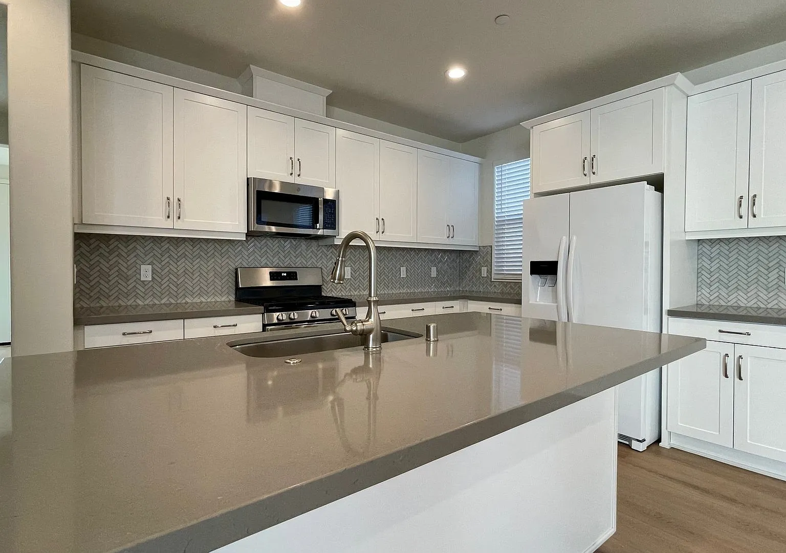 Single-Level 3-Bedroom House in Righetti Ranch with Air Conditioning — Photo 3