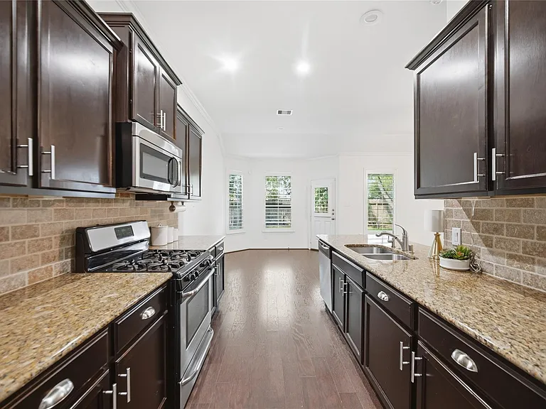 3831 Daintree Park Dr — Photo 9