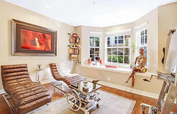 Home For Sale In Mallory Square