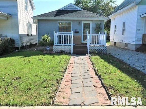 3rd image of 2104 W Ayres Ave