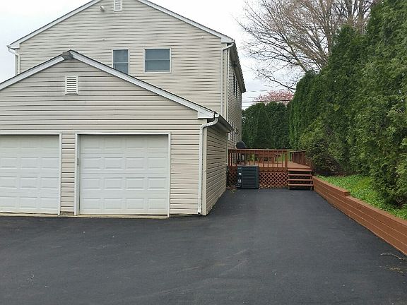 GARAGE AND SIDE DECK