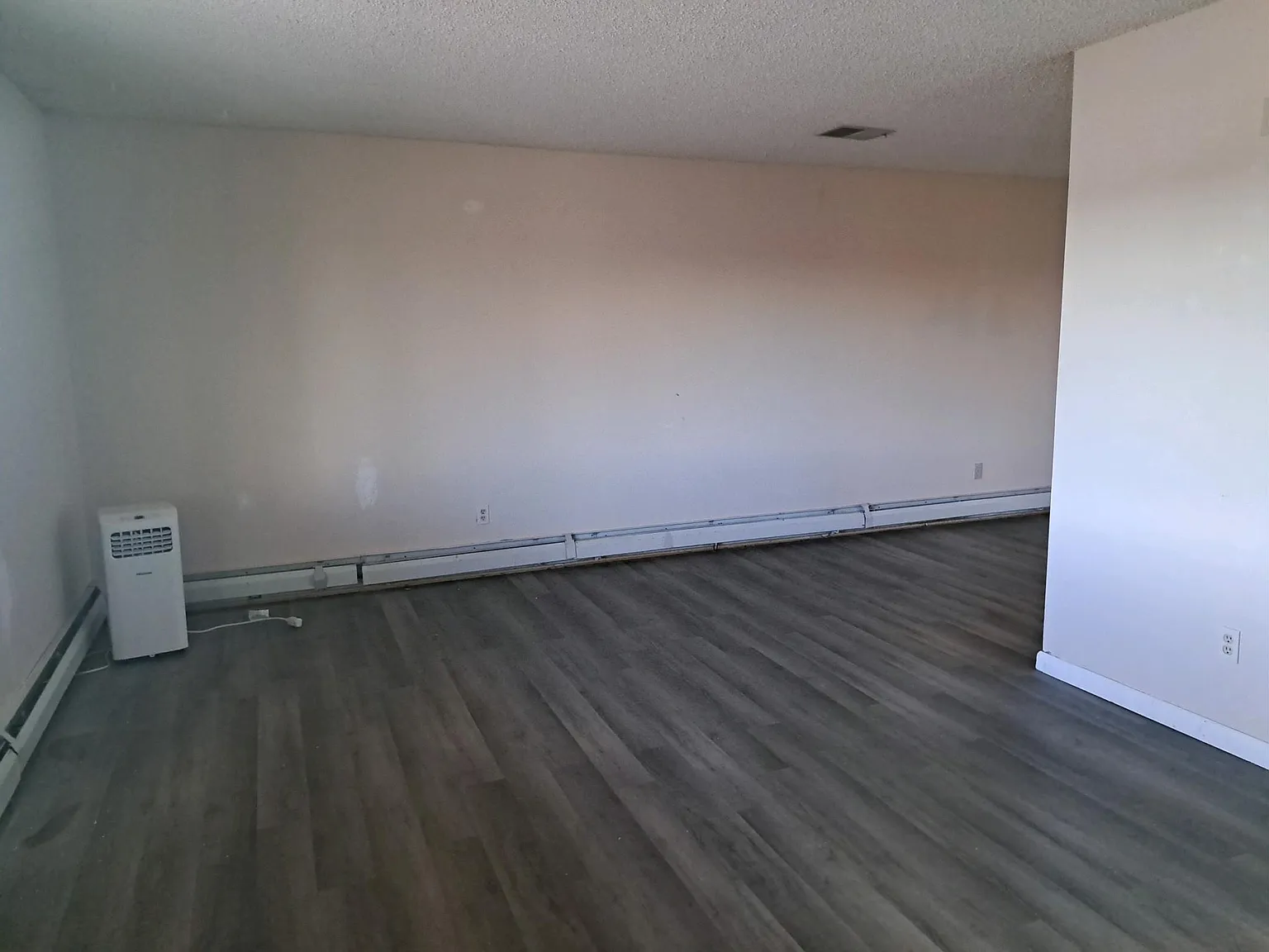 5 bed, 1920 sqft, $1,500 — Photo 2