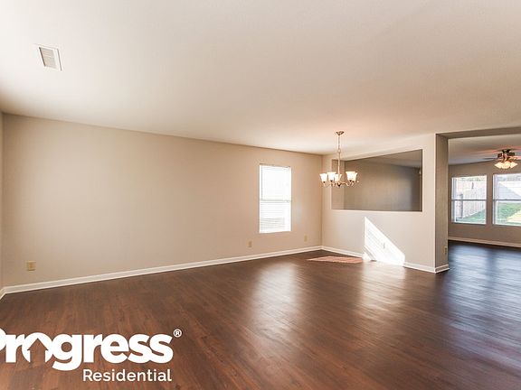3rd image of 108 Bennett Trail Dr