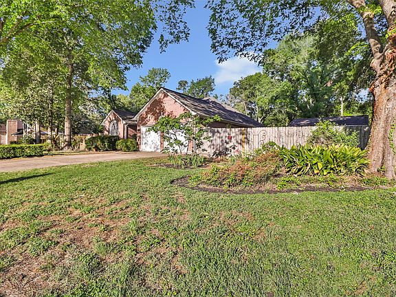 4th image of 1014 N Rivershire Dr