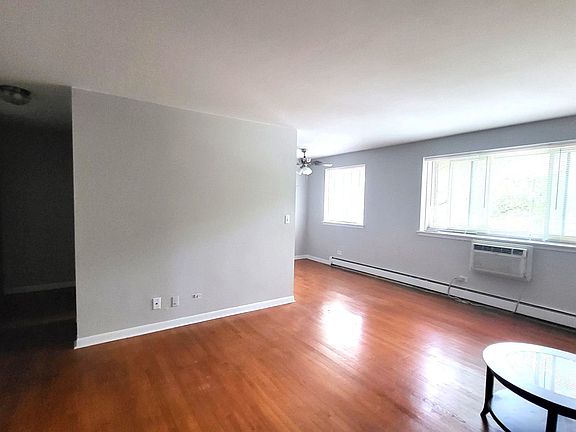 3rd image of 1060 W Hollywood Ave APT 303
