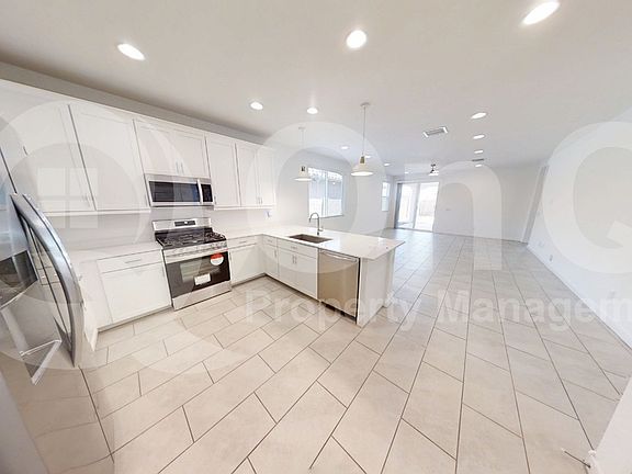 5th image of 3119 W Via Dona Rd