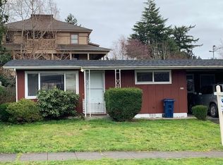 906 N Collier St, Coquille, OR 97423