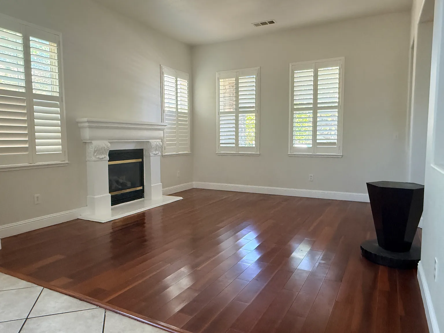 5 bed, 3166 sqft, $3,699 — Photo 3