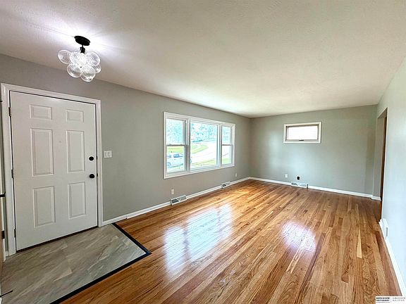 3rd image of 13954 P St