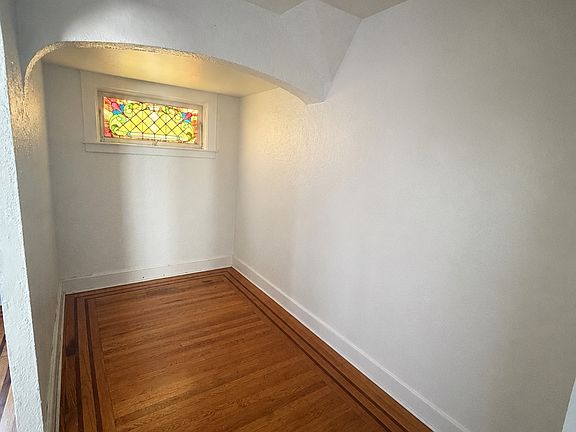 5th image of 626 Midland Ave Floor 2