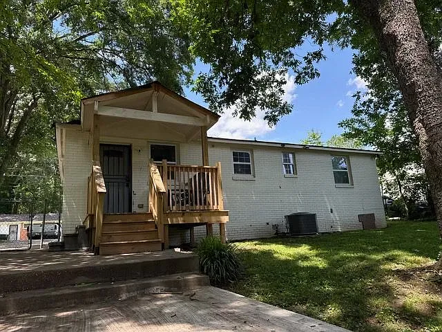 331 Simca St SE — Photo 15