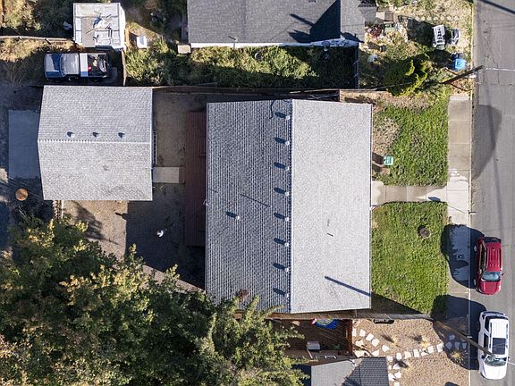 3rd image of 745 NW Claypool St