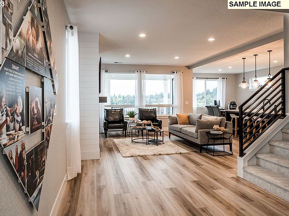 4th image of 3848 SE 8th Ave